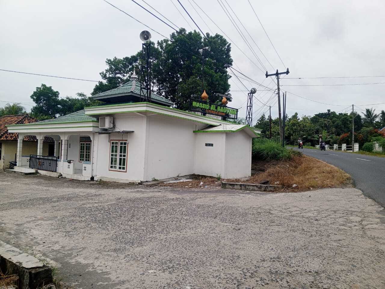 Masjid Al-Kautsar di dusun 04 Tebing gajahmati